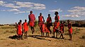 Dansa ritual masai, en la que els jóvens varons boten lo més alt possible.