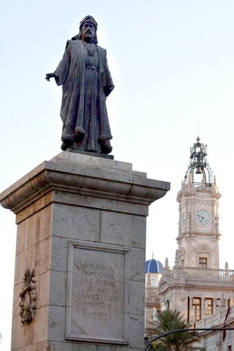 Francesc Vinatea, primer defensor dels Furs de Valéncia en l'any 1333, plaça de l'Ajuntament de Valéncia.