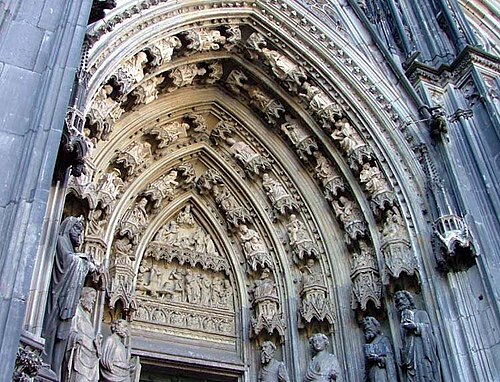 Arquivoltes de la porta d'entrada a la catedral