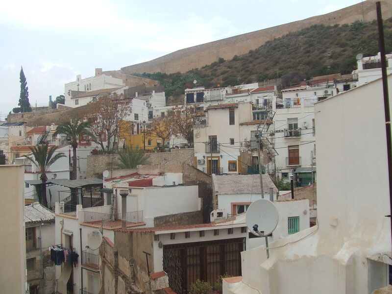 Archiu:Barrio de Santa Cruz, Alicante.jpg